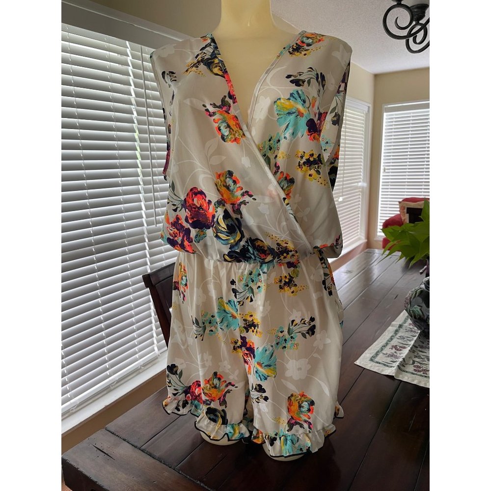 Vintage Bluebell Floral Romper with Ruffled Hem Medium